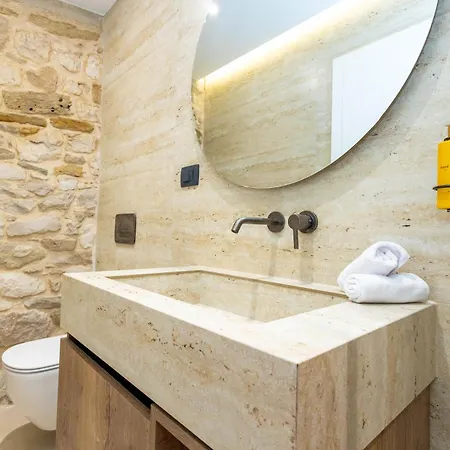 לינה וארוחת בוקר Olea Luxury &