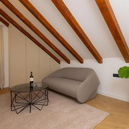 Olea Luxury & לינה וארוחת בוקר 4*