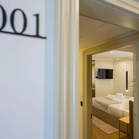 Olea Luxury & לינה וארוחת בוקר 4*