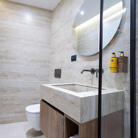 לינה וארוחת בוקר Olea Luxury & ספליט